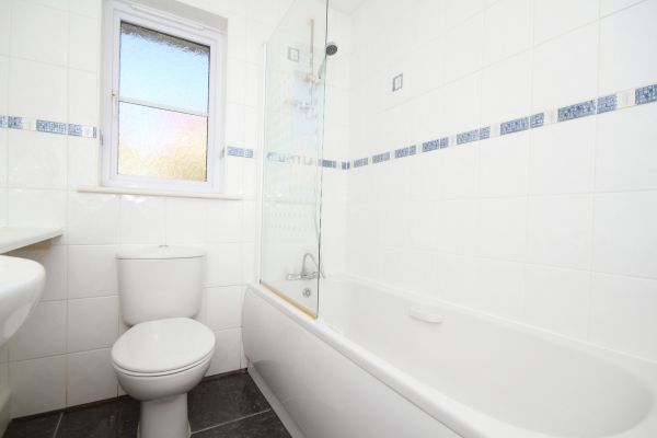 Shower Window Replacement in Hartford